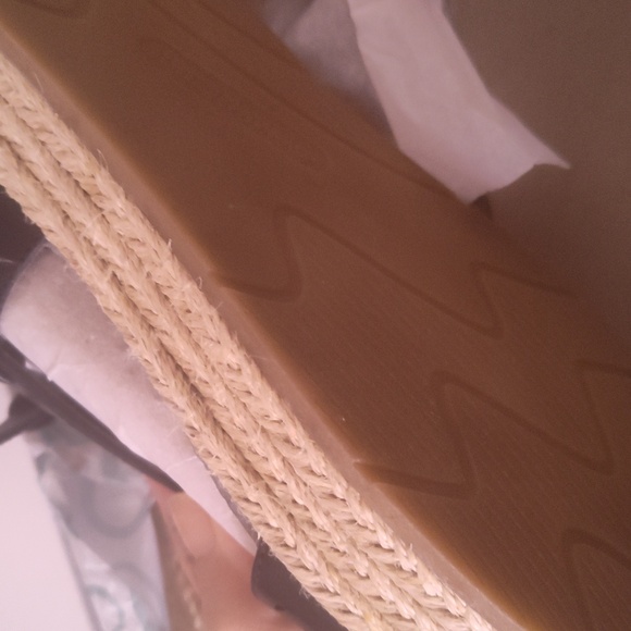 Baretraps size 6 - Picture 3 of 4